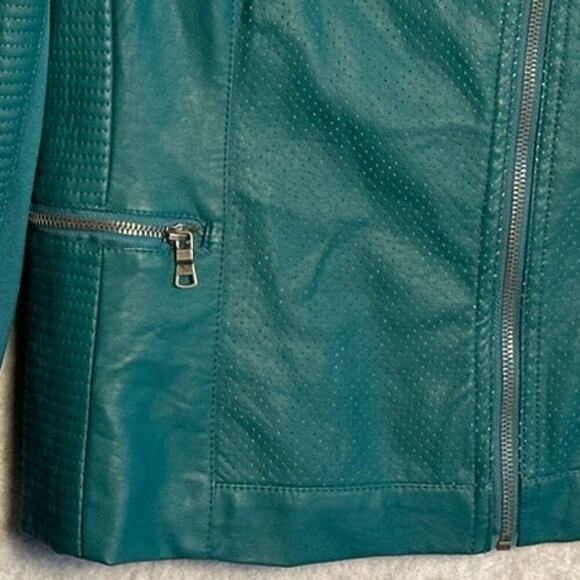Kate & Mallory Sz M Green Faux Leather Moto Jacket Zip-Off Sleeve biker gorpcore - Picture 13 of 13